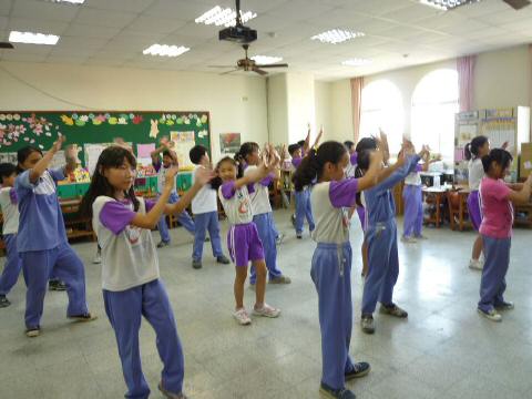 dance990420-10.JPG