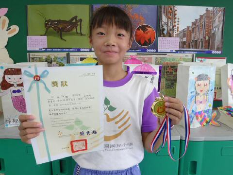 run982-4girl1-23.JPG