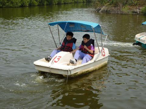 pedalo12-2.JPG